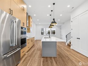 18805 99th Court NE D, Bothell WA 98011