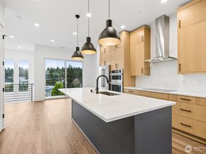 18805 99th Court NE D, Bothell WA 98011