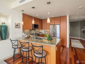 10610 NE 9th Place 1206, Bellevue WA 98004
