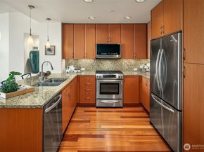 10610 NE 9th Place 1206, Bellevue WA 98004