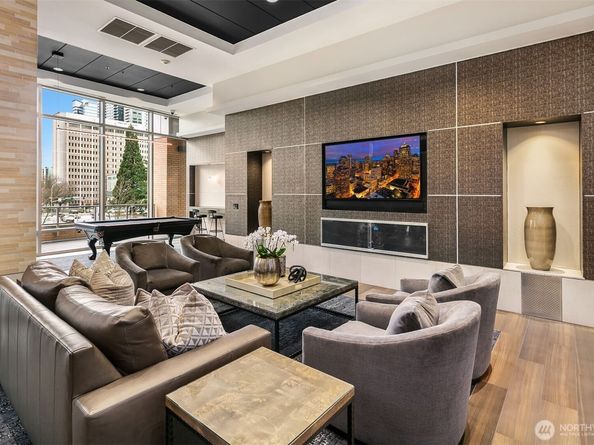 10610 NE 9th Place 1206, Bellevue WA 98004
