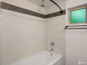 12013 9th Avenue NW B, Seattle WA 98177