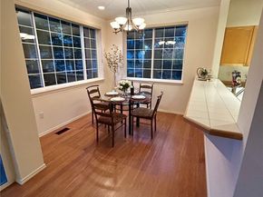 18654 NE 56th Court 18654, Redmond WA 98052