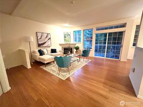 18654 NE 56th Court 18654, Redmond WA 98052