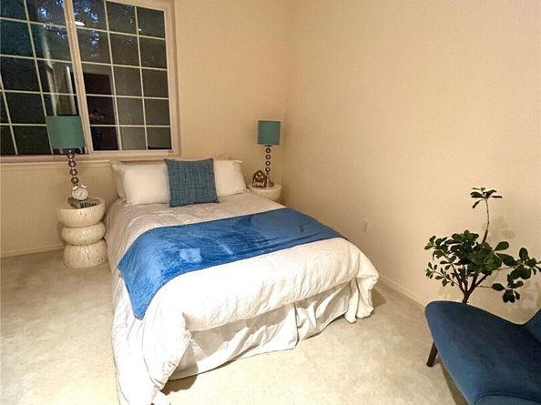 18654 NE 56th Court 18654, Redmond WA 98052