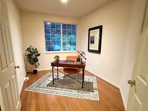 18654 NE 56th Court 18654, Redmond WA 98052