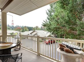 18654 NE 56th Court 18654, Redmond WA 98052