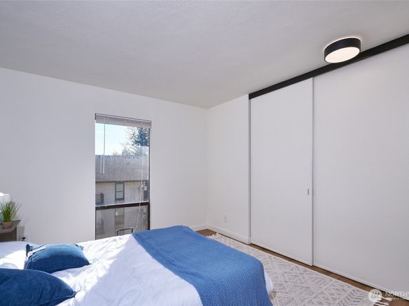 13229 Linden Avenue N 403B, Seattle WA 98133