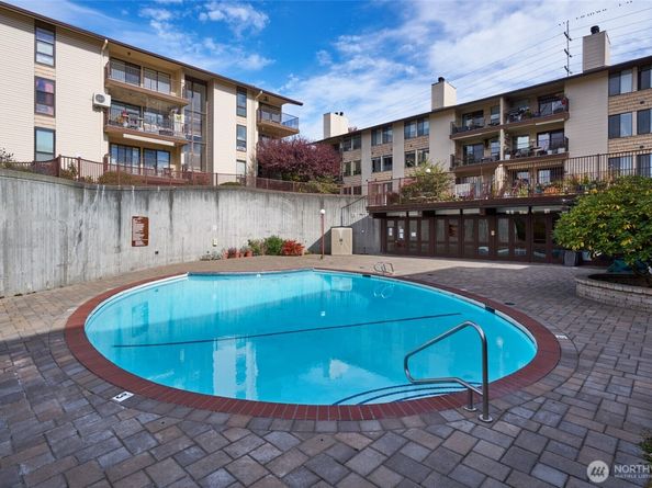 13229 Linden Avenue N 403B, Seattle WA 98133