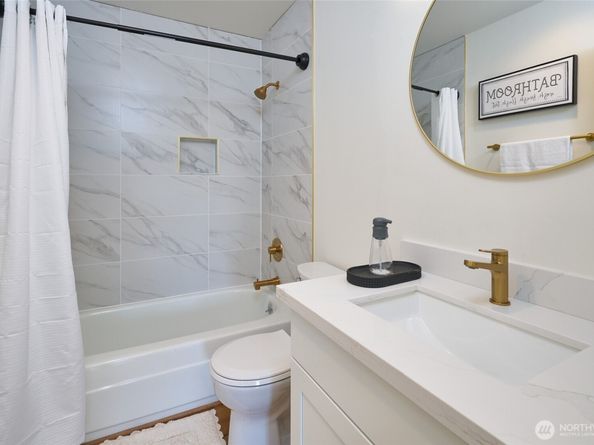 13229 Linden Avenue N 403B, Seattle WA 98133