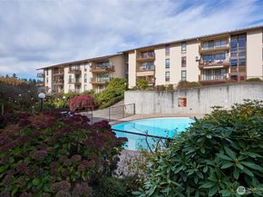 13229 Linden Avenue N 403B, Seattle WA 98133