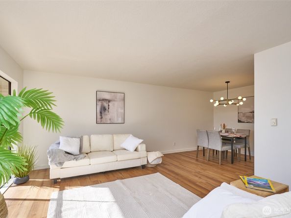 13229 Linden Avenue N 403B, Seattle WA 98133