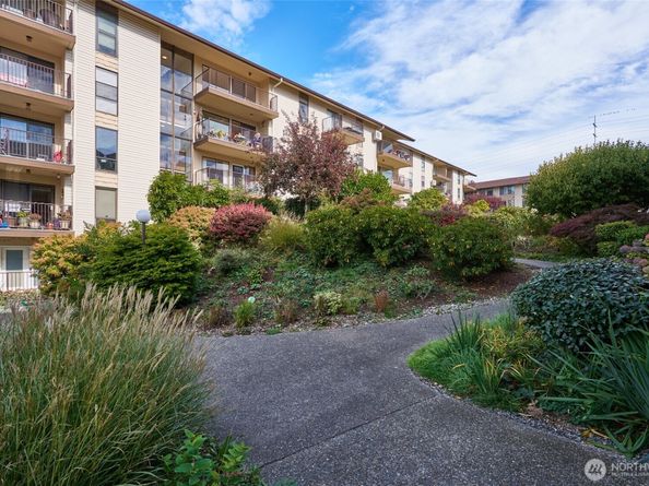 13229 Linden Avenue N 403B, Seattle WA 98133