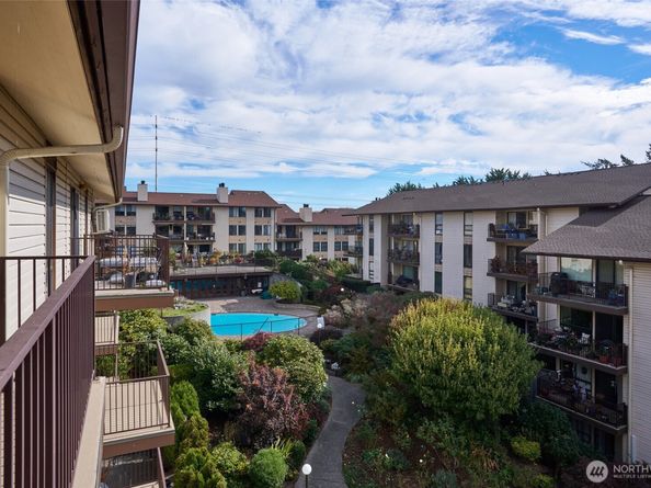13229 Linden Avenue N 403B, Seattle WA 98133