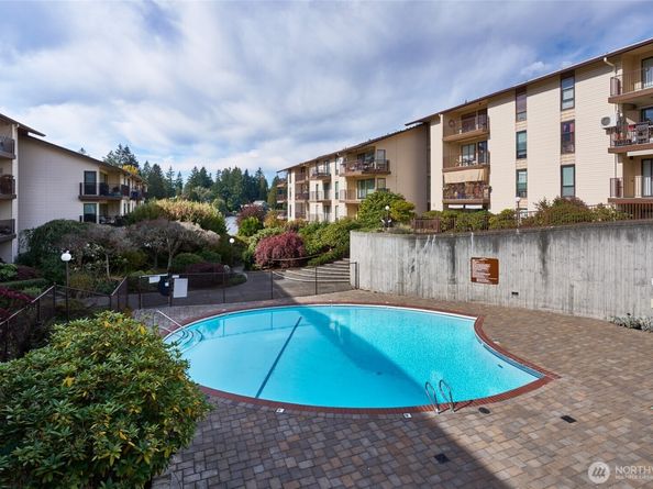 13229 Linden Avenue N 403B, Seattle WA 98133