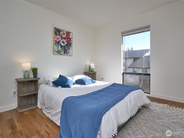 13229 Linden Avenue N 403B, Seattle WA 98133