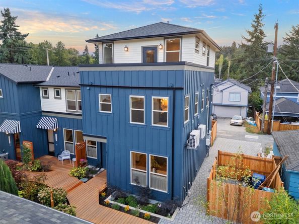 5033 25th Avenue SW A, Seattle WA 98106