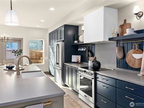 5033 25th Avenue SW A, Seattle WA 98106