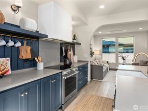 5033 25th Avenue SW A, Seattle WA 98106