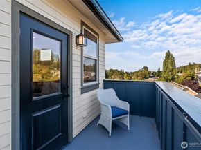5033 25th Avenue SW A, Seattle WA 98106