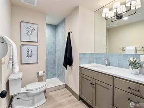 5033 25th Avenue SW A, Seattle WA 98106