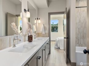 5033 25th Avenue SW A, Seattle WA 98106