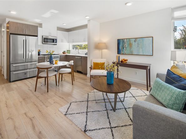4630 Linden Avenue N, Seattle WA 98103