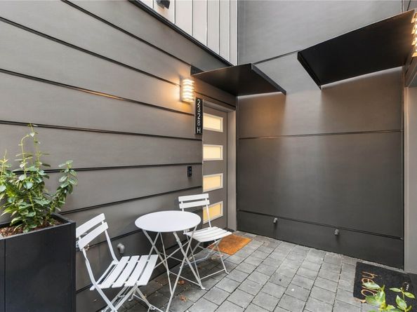 2328 Franklin Avenue E H, Seattle WA 98102