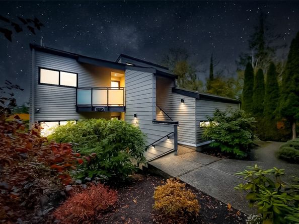 11230 NE 68th Street C, Kirkland WA 98033