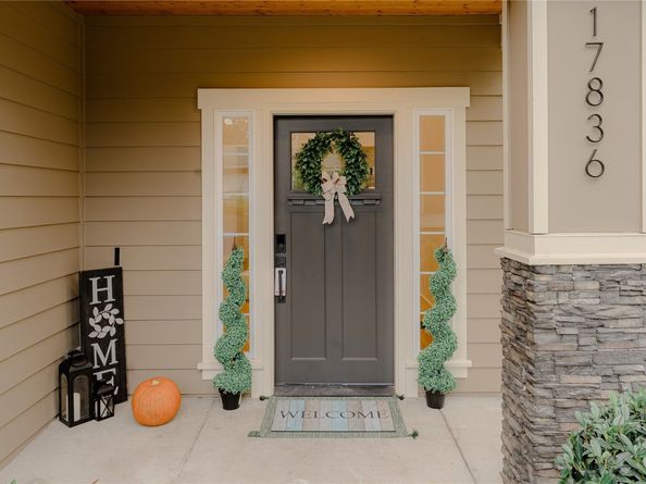 17836 1st Avenue NE, Shoreline WA 98155