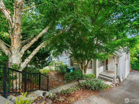 7548 Ravenna Avenue NE, Seattle WA 98115