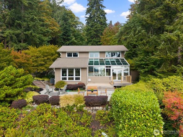 9796 NE Murden Cove Drive, Bainbridge Island WA 98110