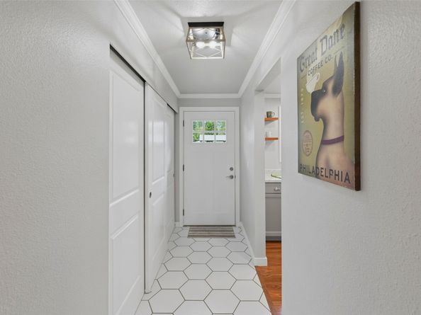 27163 Meadow Circle NE, Kingston WA 98346