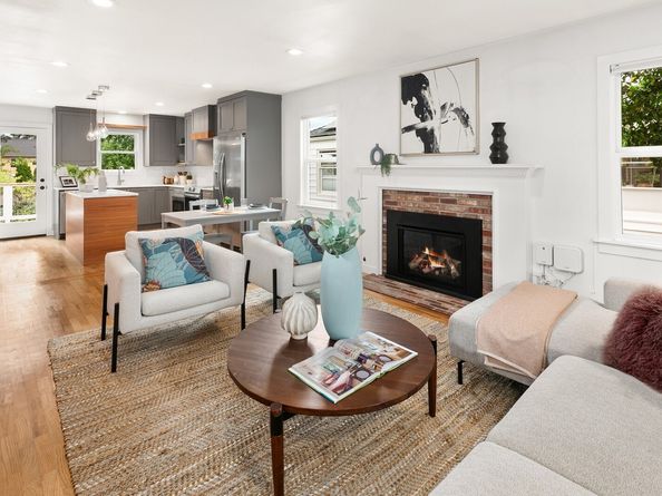 9219 5th Avenue NE, Seattle WA 98115