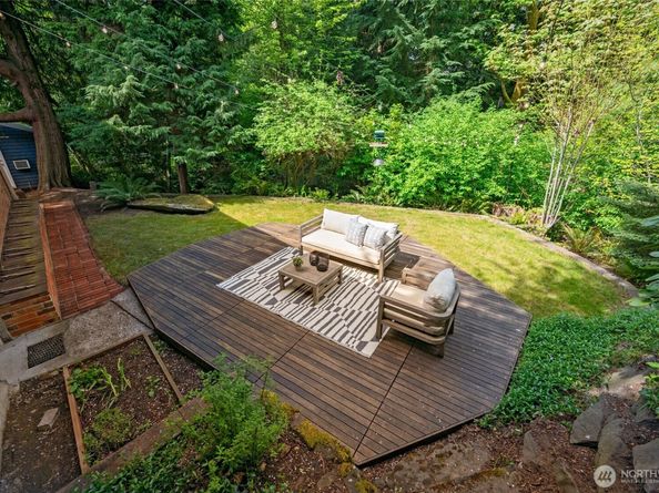10801 12th Avenue NE, Seattle WA 98125
