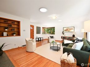 10801 12th Avenue NE, Seattle WA 98125