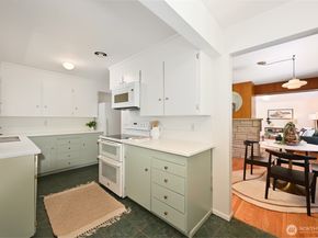 10801 12th Avenue NE, Seattle WA 98125