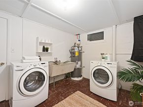 10801 12th Avenue NE, Seattle WA 98125
