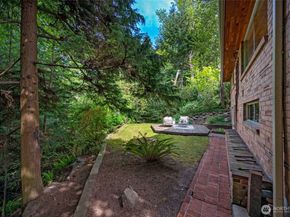 10801 12th Avenue NE, Seattle WA 98125