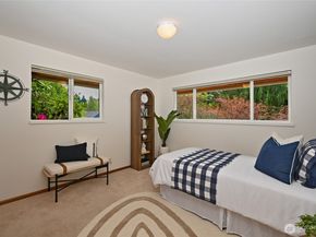 10801 12th Avenue NE, Seattle WA 98125