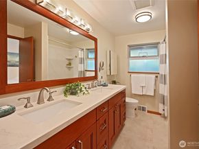 10801 12th Avenue NE, Seattle WA 98125