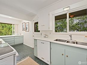 10801 12th Avenue NE, Seattle WA 98125