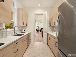 1024 91st Avenue NE, Bellevue WA 98004