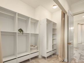 1024 91st Avenue NE, Bellevue WA 98004