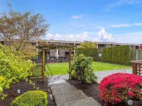 611 S State Street 9, Kirkland WA 98033