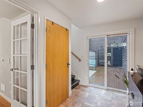611 S State Street 9, Kirkland WA 98033