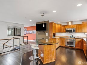 611 S State Street 9, Kirkland WA 98033