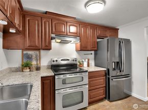 14777 NE 51st Street L4, Bellevue WA 98007