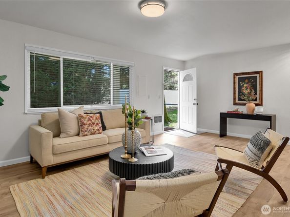 14777 NE 51st Street L4, Bellevue WA 98007