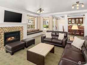 109 2nd Street S 422, Kirkland WA 98033